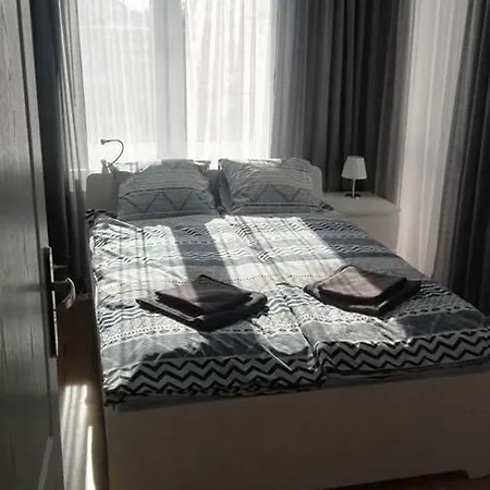 Powstańców Wielkopolskich 12 * Poznan