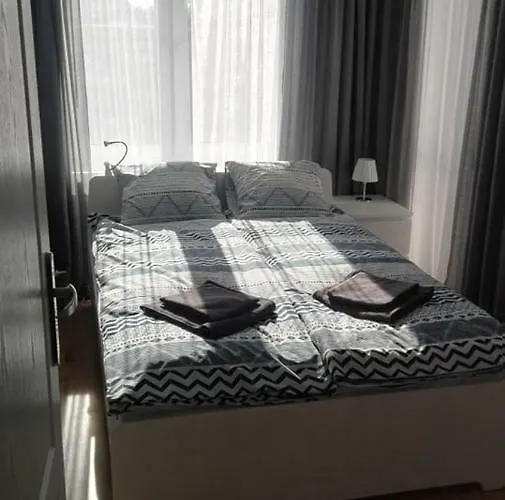 Powstańców Wielkopolskich 12 * Poznan